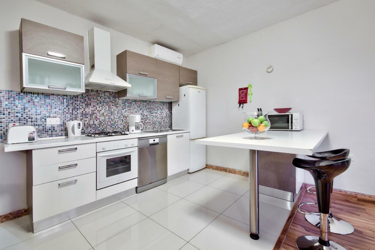 Spinola Court - Stunning Seaview Apartment & Penthouse On Spinola Bay By Shortletsmalta San Giuliano Esterno foto